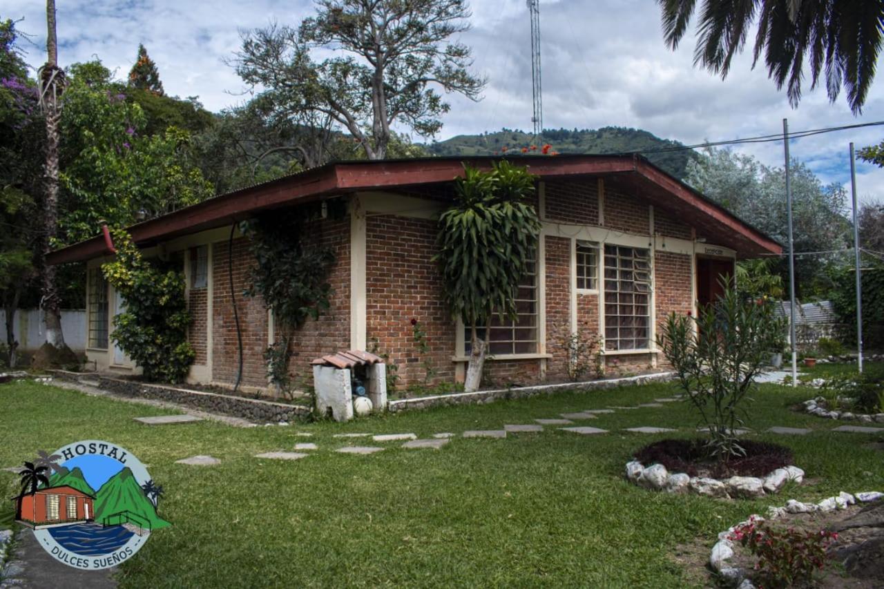 Hostal Dulces Suenos Panajachel Bagian luar foto