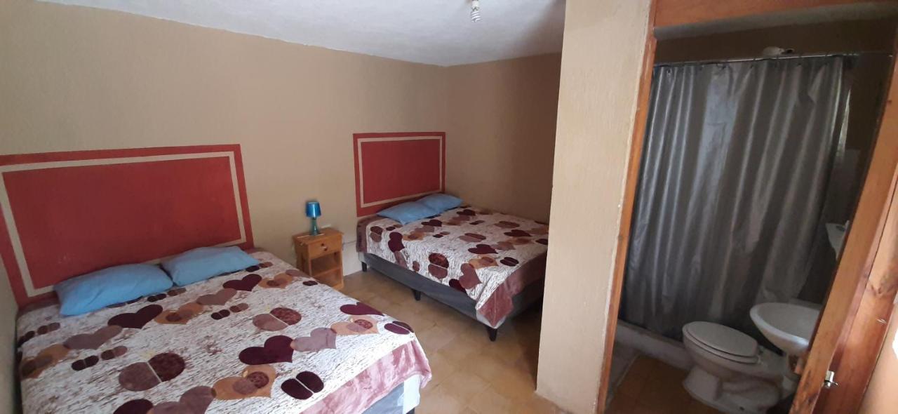 Hostal Dulces Suenos Panajachel Bagian luar foto