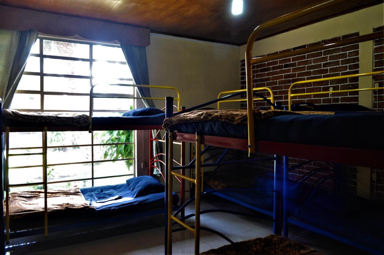 Hostal Dulces Suenos Panajachel Bagian luar foto