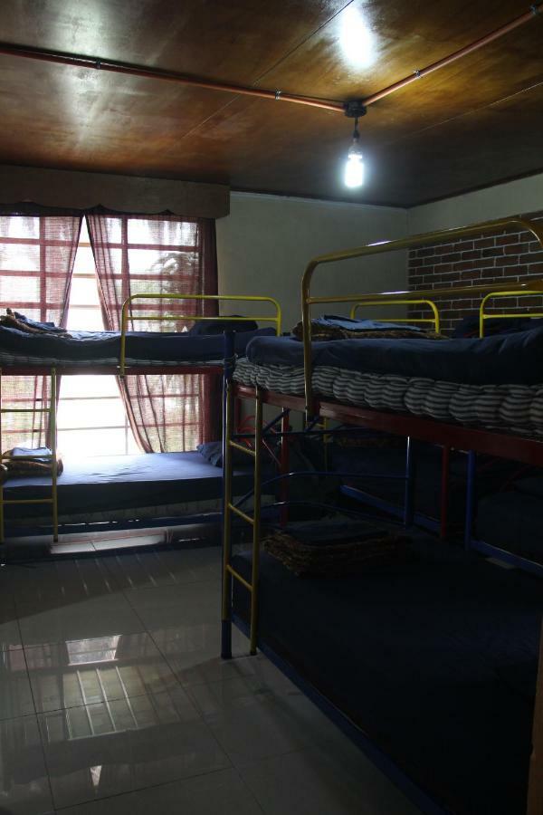 Hostal Dulces Suenos Panajachel Bagian luar foto